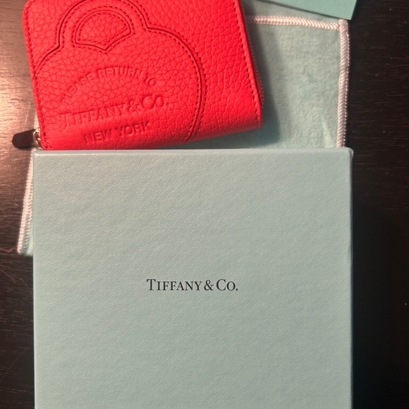 New! Tiffany & Co. “Return to Tiffany” Compact Zip Wallet - “Hibiscus” leather - Picture 12 of 14